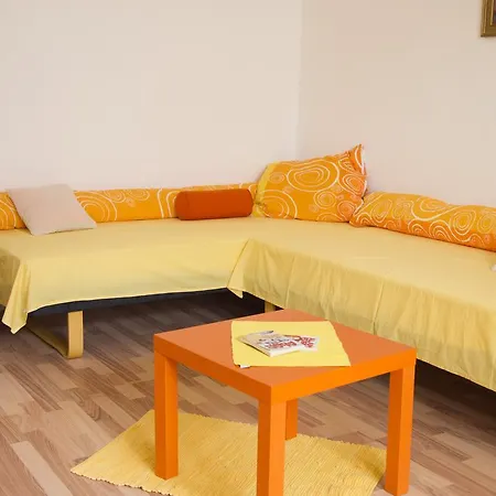Flora In City Center Apartman
